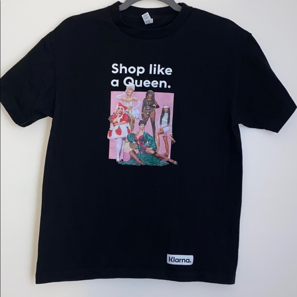 Klarna Graphic Tee “Shop Like A Queen” Sz Medium